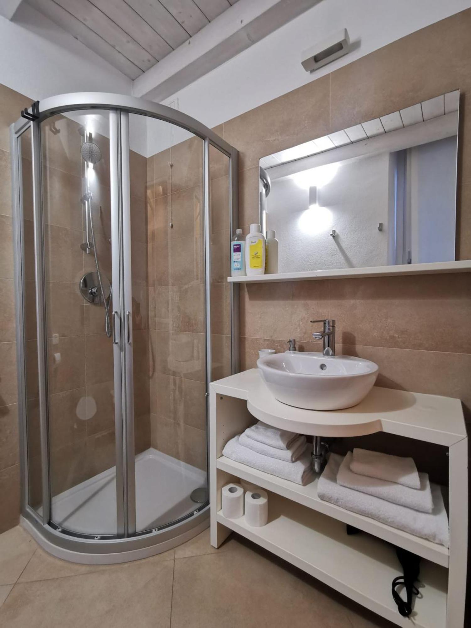 Flora Inn, Super Sweet Studio - Centro Μπέργκαμο Εξωτερικό φωτογραφία
