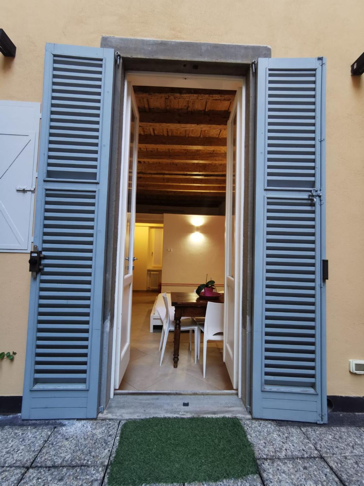 Flora Inn, Super Sweet Studio - Centro Μπέργκαμο Εξωτερικό φωτογραφία